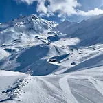 Alpine Retreat 2 公寓 弗利斯