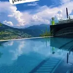Alpine Retreat 2 Daire Fliess